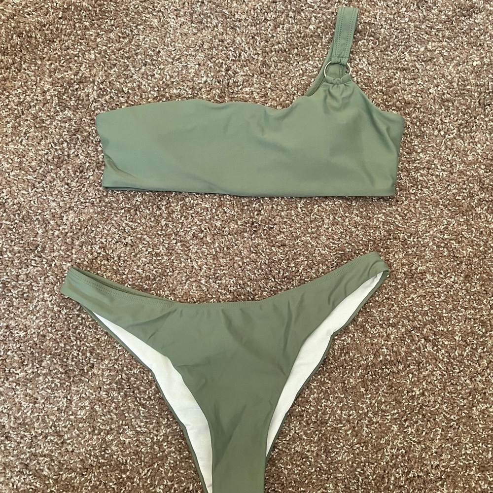 One shoulder bikini